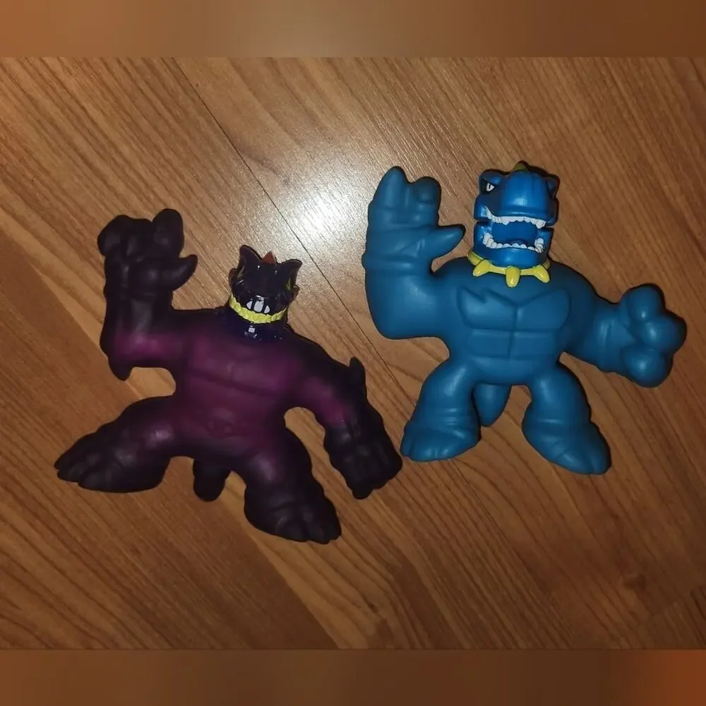 Goo Jit Zu Heroes Includes only 1